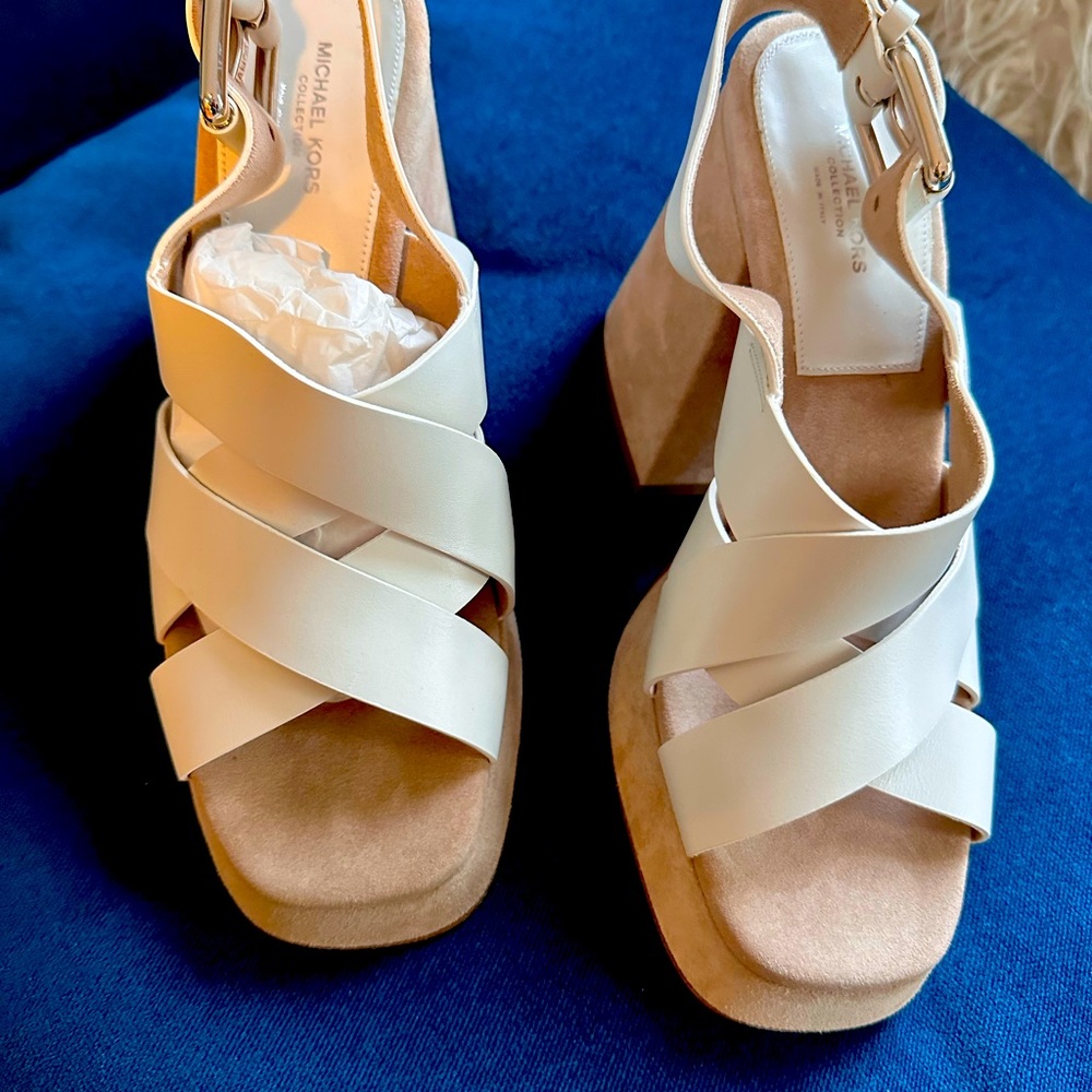 Beautiful Michael Kors Sandals no tags has bag